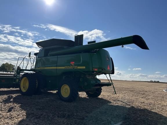 Image of John Deere 9760 STS equipment image 3