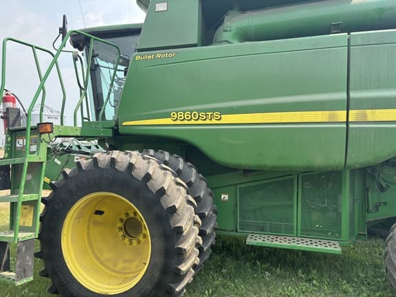 Image of John Deere 9860 STS equipment image 4