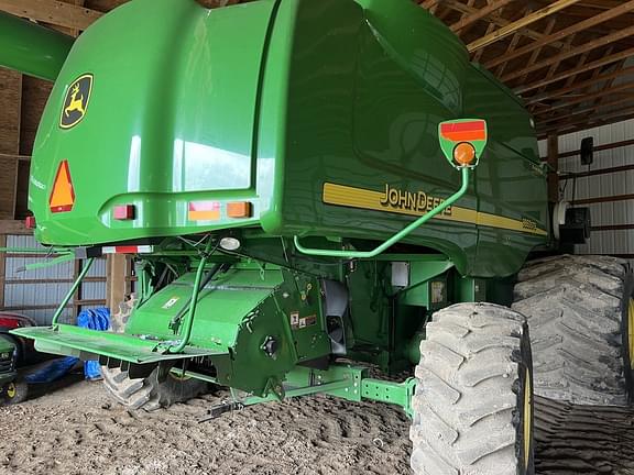 Image of John Deere 9860 STS equipment image 2