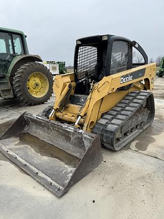 Image of John Deere CT332 equipment image 1