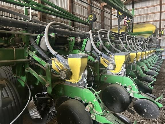Image of John Deere DB80 Primary image