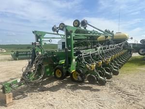 2006 John Deere DB80 Image