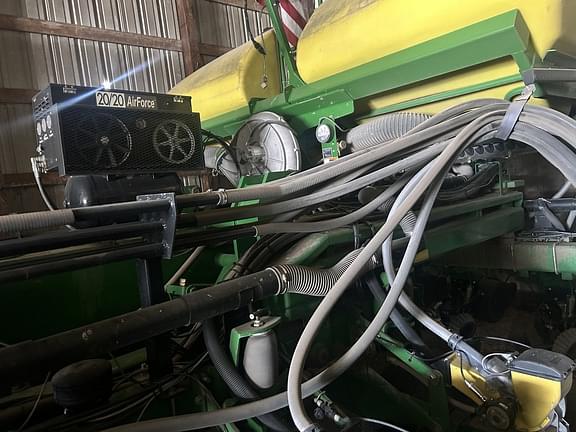 Image of John Deere DB80 equipment image 3