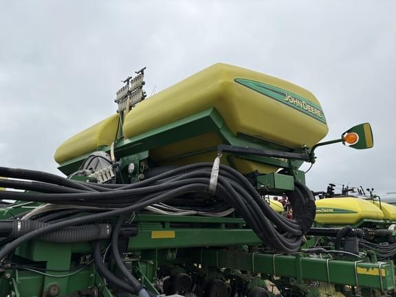 Image of John Deere DB90 equipment image 4