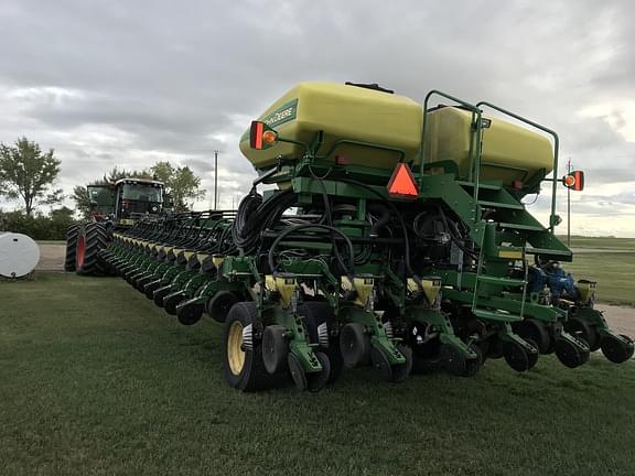 Image of John Deere DB90 equipment image 1