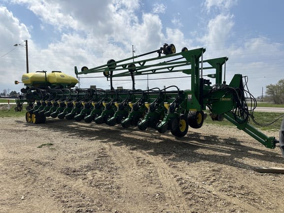 2006 John Deere DB90 Equipment Image0