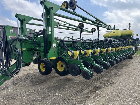 Image of John Deere DB90 equipment image 4