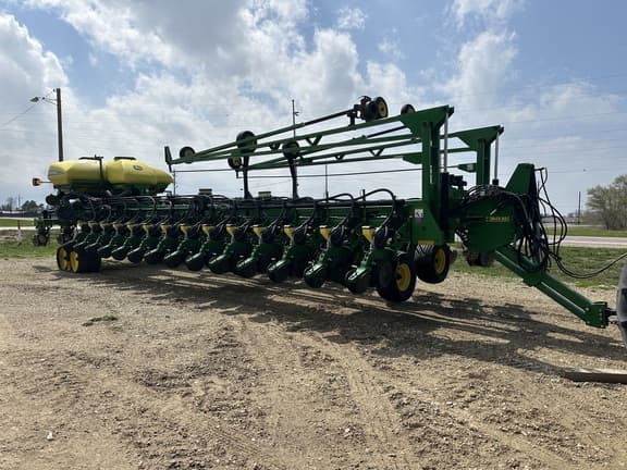 Image of John Deere DB90 equipment image 1