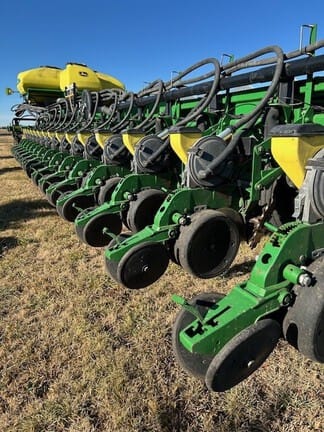 Main image John Deere DB90