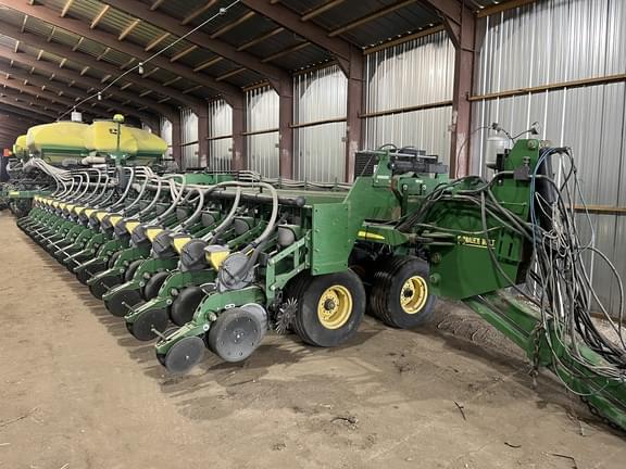 Image of John Deere DB90 Primary image