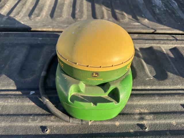 Image of John Deere StarFire iTC equipment image 1