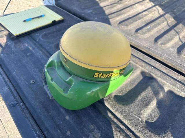 Image of John Deere StarFire iTC equipment image 2