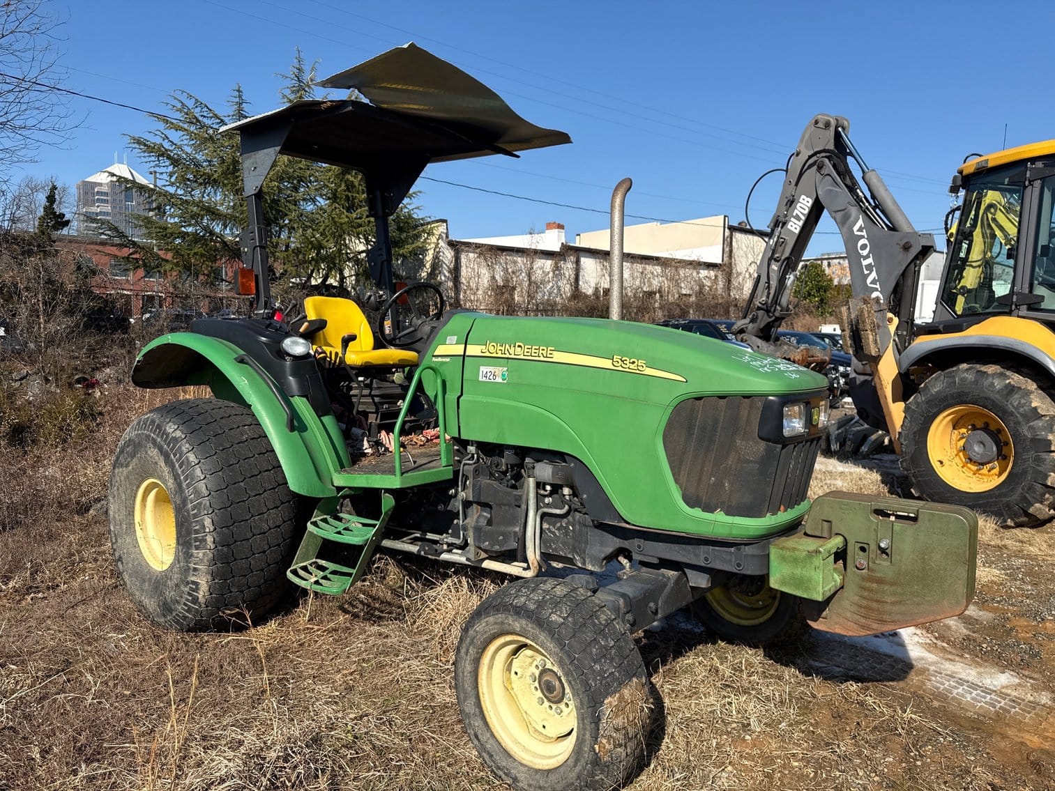 2006 John Deere 5325 Equipment Image0