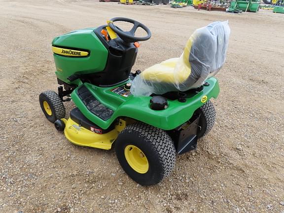 Image of John Deere X300 equipment image 4