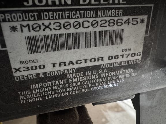 Image of John Deere X300 equipment image 3