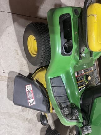 Image of John Deere X300 equipment image 4