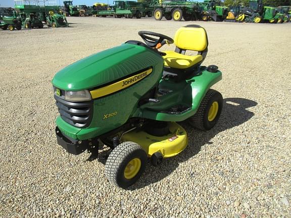 Image of John Deere X300 equipment image 4