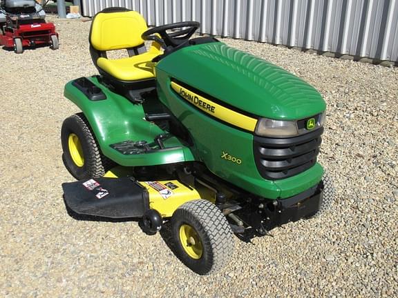 Image of John Deere X300 equipment image 3