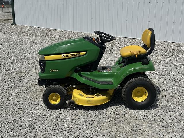 Image of John Deere X300 equipment image 1