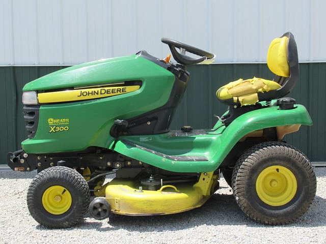 Image of John Deere X300 equipment image 1