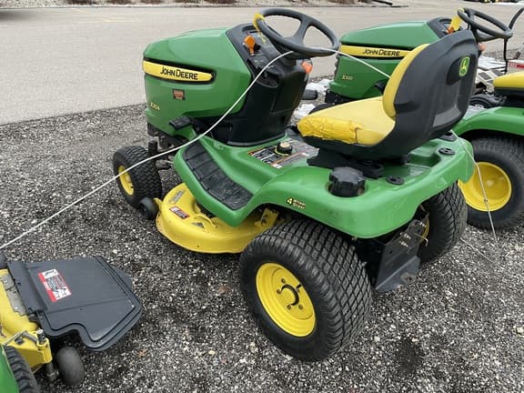 Image of John Deere X304 equipment image 3