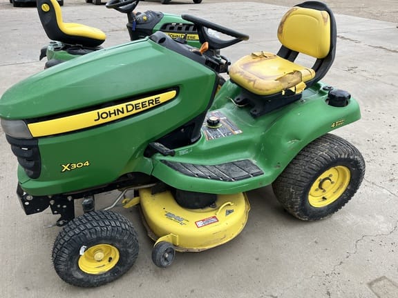 Main image John Deere X304