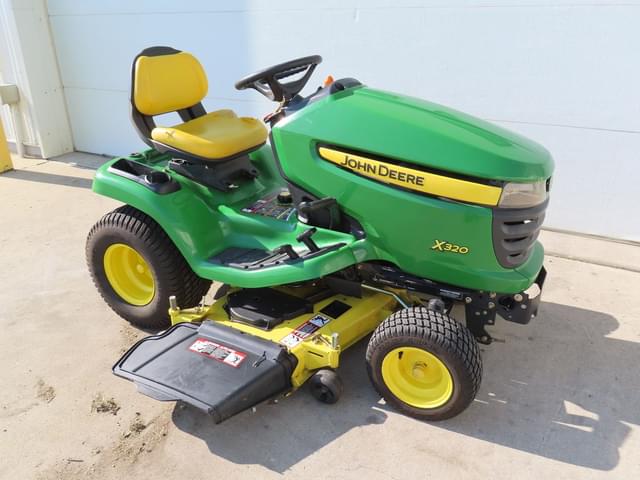 Image of John Deere X320 equipment image 3