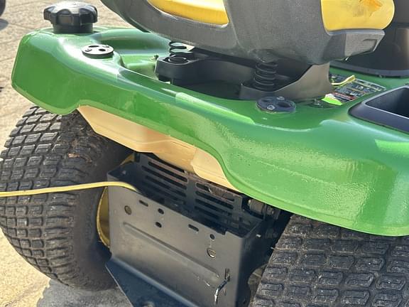 Image of John Deere X320 equipment image 4