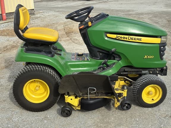Image of John Deere X320 equipment image 1