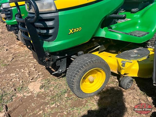 Image of John Deere X320 equipment image 1
