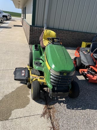 2006 John Deere X324 Equipment Image0