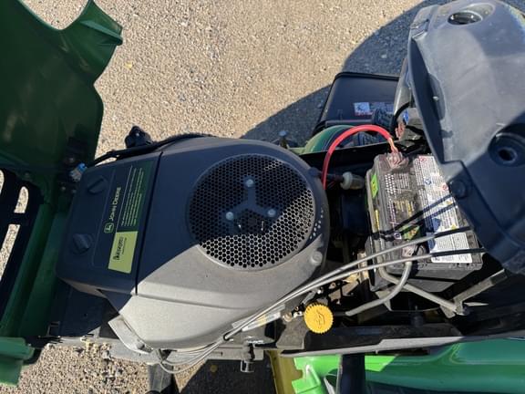 Image of John Deere X324 equipment image 3