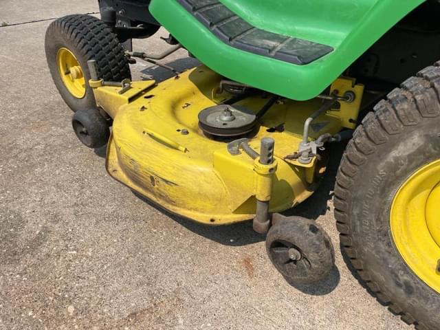 Image of John Deere X324 equipment image 4