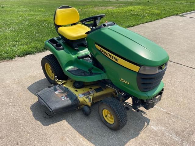 Image of John Deere X324 equipment image 1