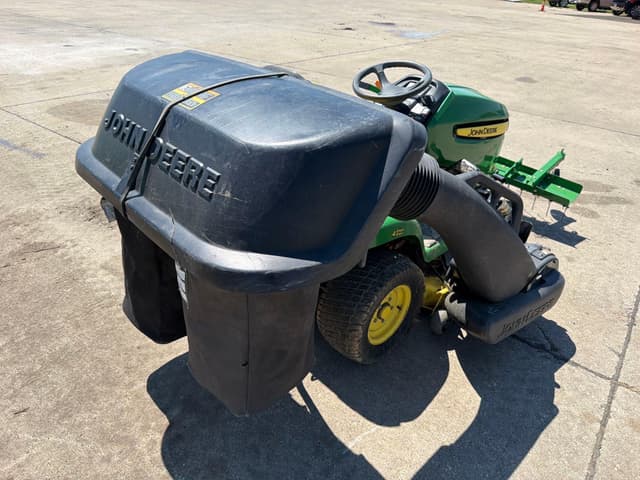 Image of John Deere X324 equipment image 3