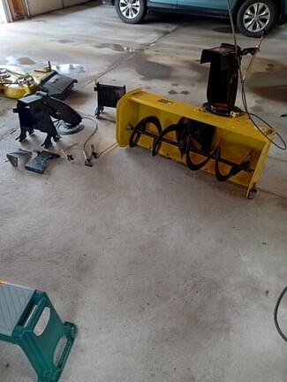 Image of John Deere X520 equipment image 2