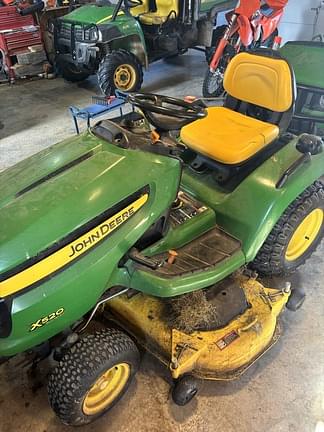 Image of John Deere X520 equipment image 3