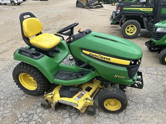 Image of John Deere X540 equipment image 3