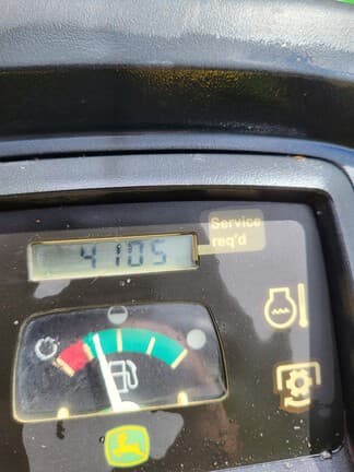 Image of John Deere X540 equipment image 3