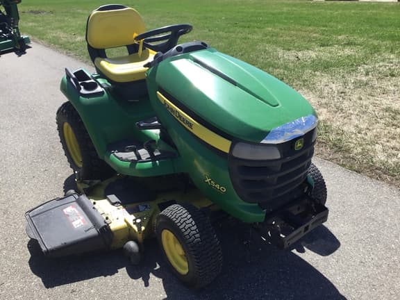 Image of John Deere X540 equipment image 2