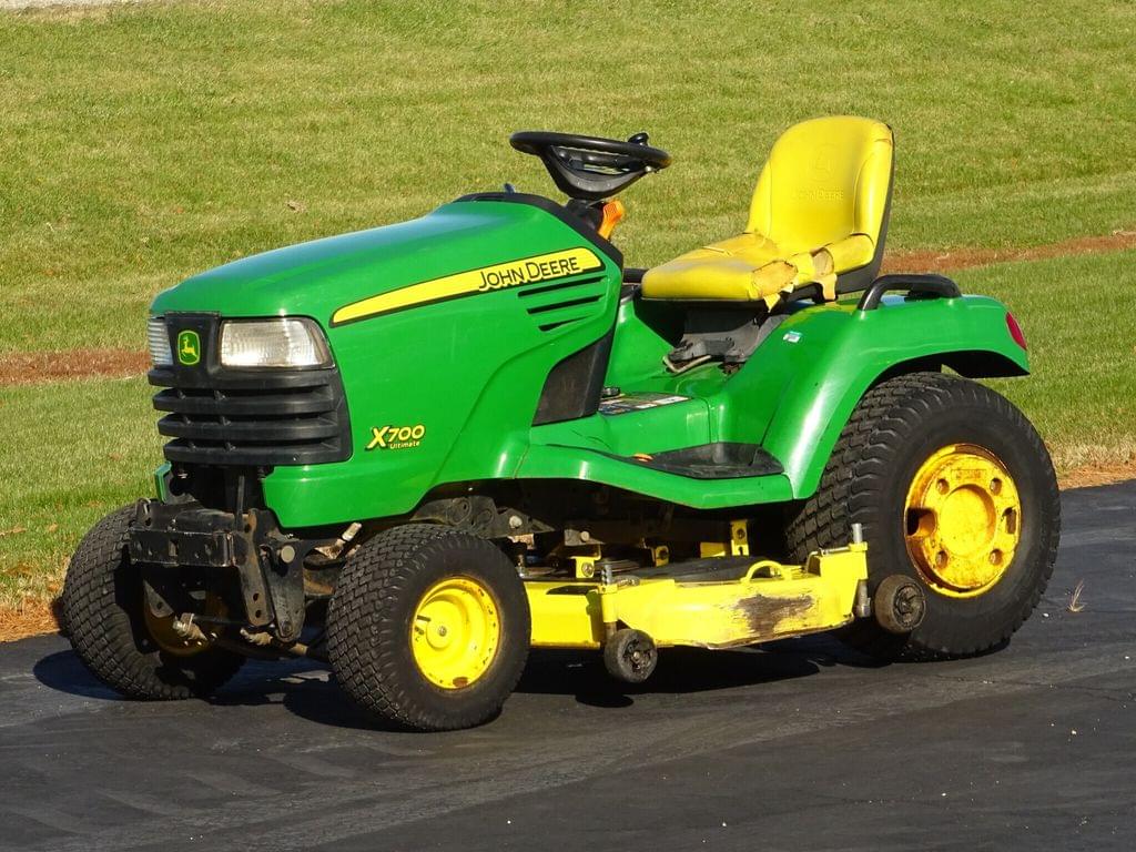 Image of John Deere X700 Primary image