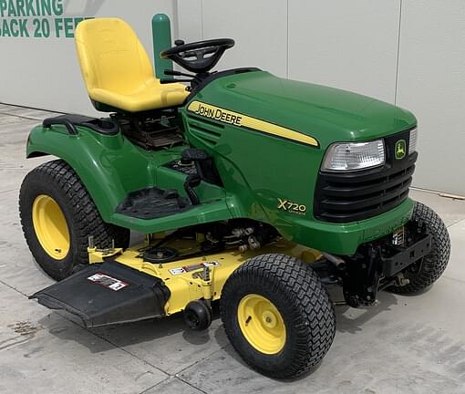 Image of John Deere X720 Primary image