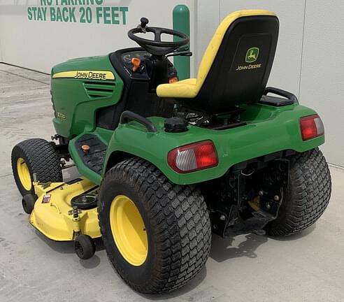 Image of John Deere X720 equipment image 4