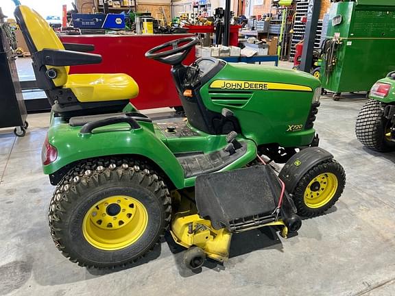 Image of John Deere X720 Primary image