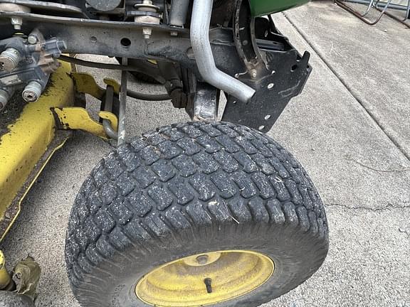 Image of John Deere X720 equipment image 3