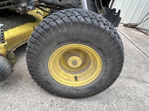 Image of John Deere X720 equipment image 2