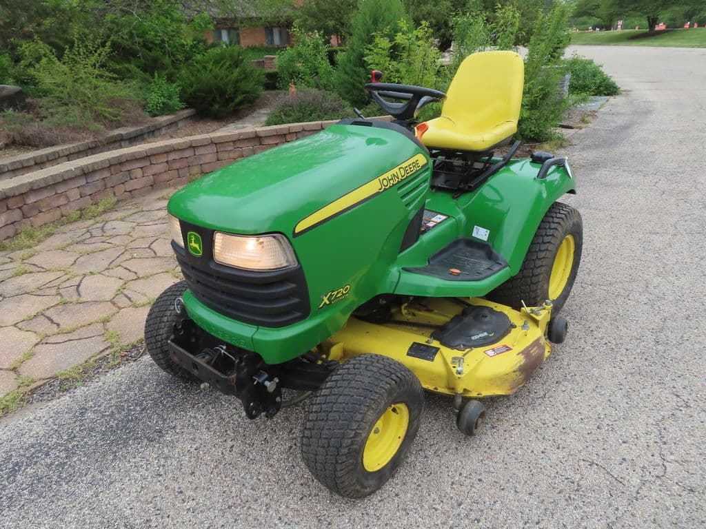 Image of John Deere X720 Primary image
