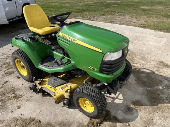 Image of John Deere X724 Primary image