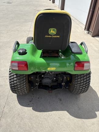 Image of John Deere X724 equipment image 3