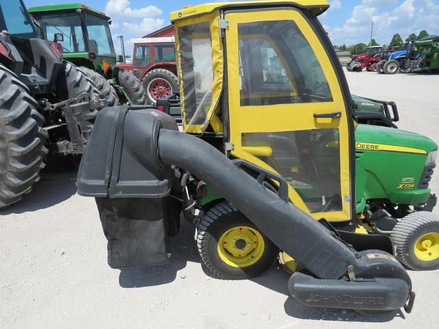 Image of John Deere X724 equipment image 2